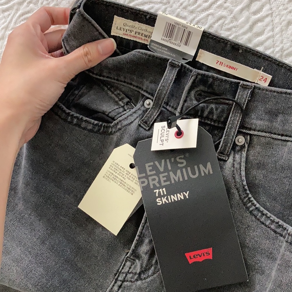 NWT LEVI’S PREMIUM 711 Skinny Women’s Denim 24x30 - Picture 7 of 8